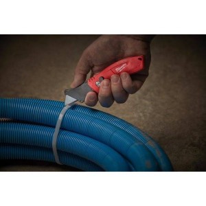 MILWAUKEE NOŻYK Z WYMIENNYM OSTRZEM TRAPEZOWYM FASTBACK