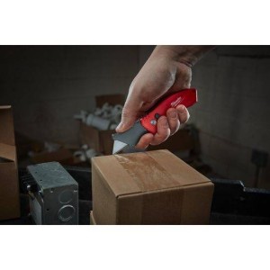 MILWAUKEE NOŻYK Z WYMIENNYM OSTRZEM TRAPEZOWYM FASTBACK