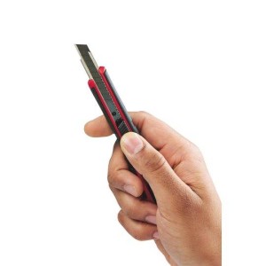 MILWAUKEE NOŻYK Z OSTRZEM ŁAMANYM UNIWERSALNY DO TAPET WYKŁADZIN 9MM